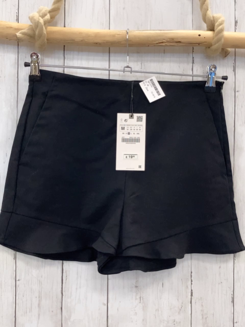 Zara  Shortsrock Gr. M schwarz NP 19,95 € 