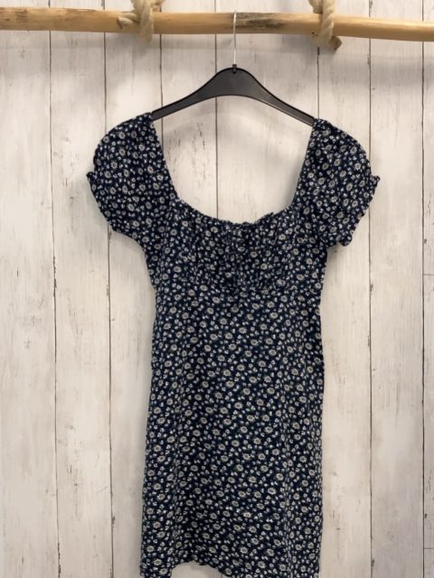Hollister  Kleid  Gr. 152  blau weiß Blumen 