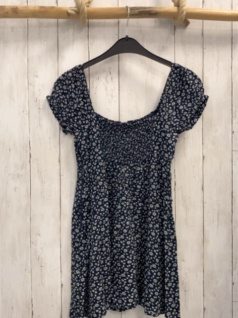 Hollister  Kleid  Gr. 152  blau weiß Blumen 