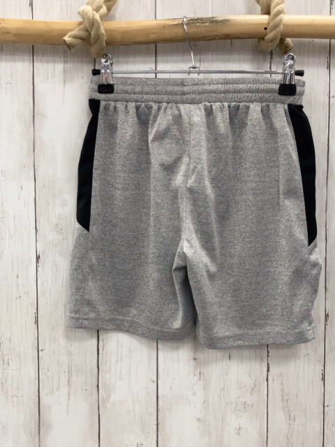 Uhlsport  Sportshorts  Gr. 152  hellgrau schwarzer Seitenstreifen weiße Kordel 