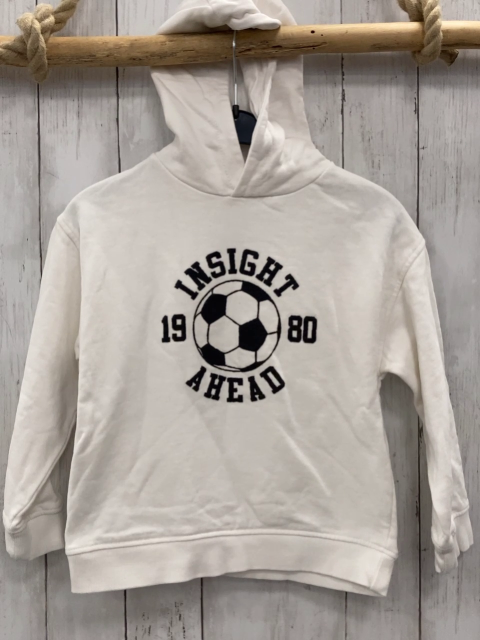 Mango  Pullover  Gr. 128  weiß Kapuze schwarzer Fußball
