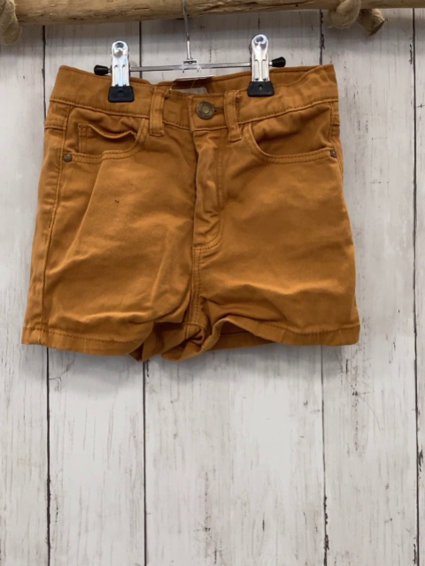   Shorts  Gr. 122  ocker  Bund verstellbar 