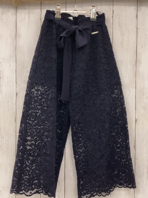 Liu-Jo  Hose  Gr. 122  blau mit innenshorts Blumenlochstickerei 