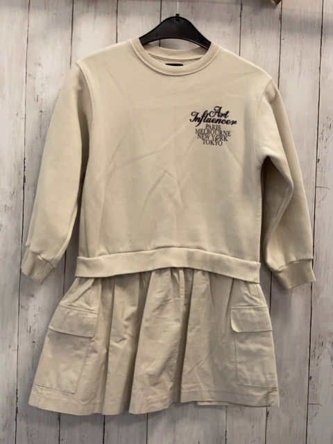 Zara  Kleid  Gr. 128  hellgrau schwarze Schrift