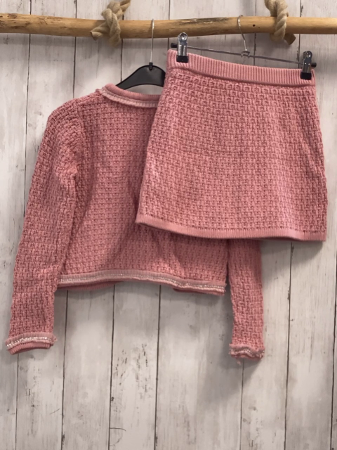 2tlg Angel´s Face  Strickjacke + Rock  Gr. 116/122  rosa grobmaschig + Rüschen mit silber Steinen goldene Knöpfe 