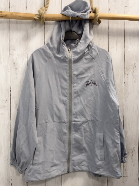 neu  Jacke  Gr. 152  hellblau Kapuze silber Reißverschluss 