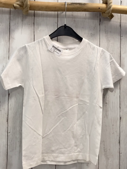 neu  T-Shirt  Gr. 110  weiß rote Füße + Schrift auf der Rückseite 