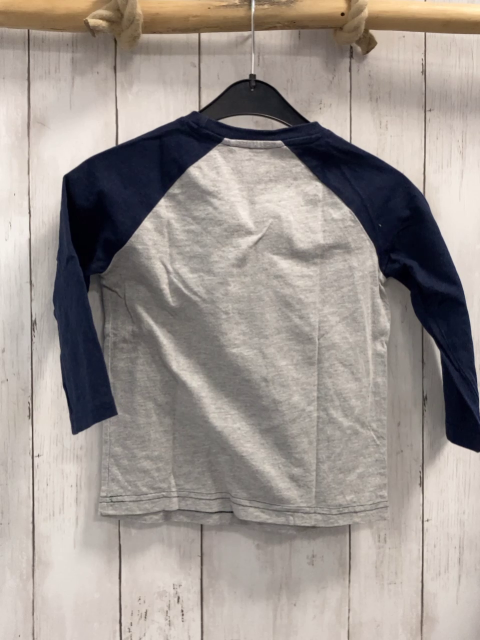   Langarmshirt  Gr. 104  hellgrau Bagger blaue Ärmel 