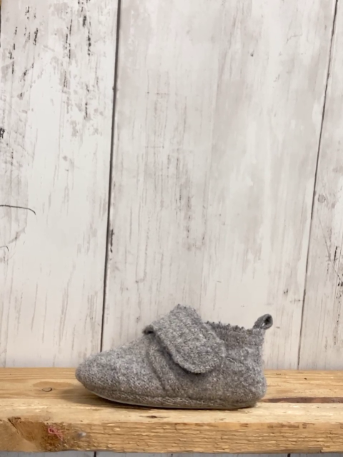 Sterntaler  Hausschuhe  Gr. 19  grau Walkstpff 