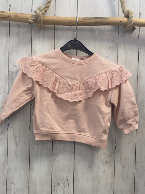 Zara  Pullover  Gr. 92  rosa Rüschen mit Lochstickerei 