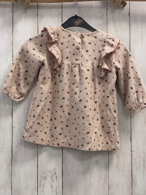 Zara  Kleid  Gr. 92  beige weiße Zackenstreifen Blumen Rüschen 