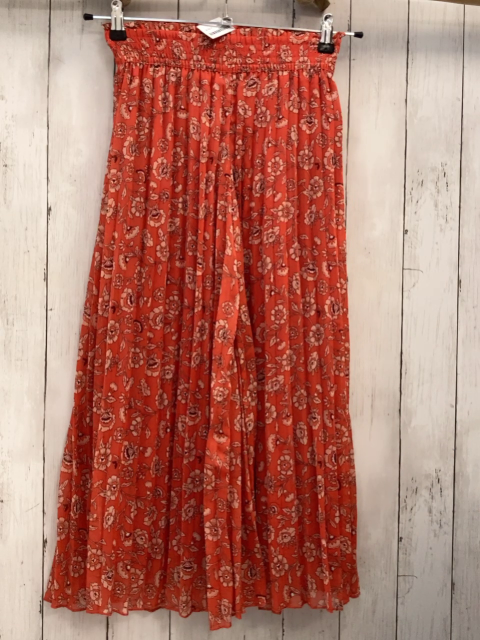 Culotte Gr. 134  hellrot altrosa weiße Blumen Gummizugbund 