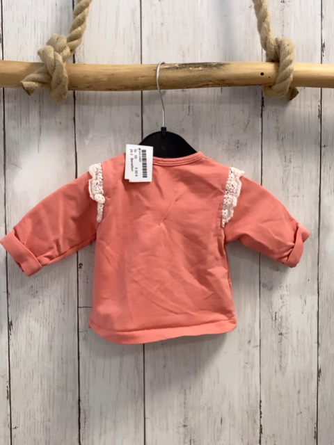 Benetton  Sweatjacke  Gr. 50  hellrot weiße Rüschen an den Schultern mit Lochstickerei 