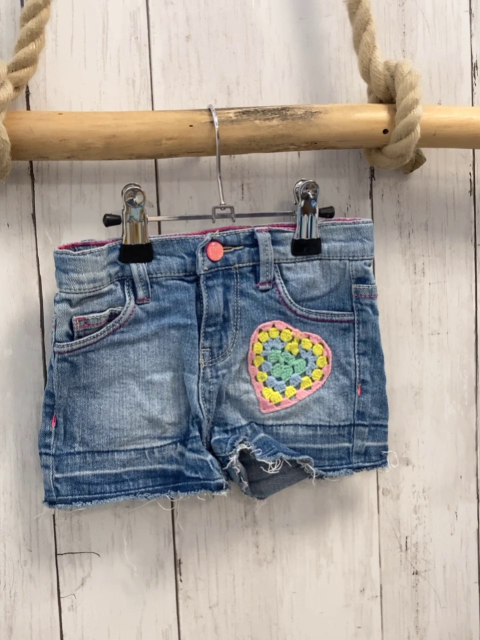 Billieblush Shorts Gr. 92  blau Jeans Häkelherz Bund verstellbar