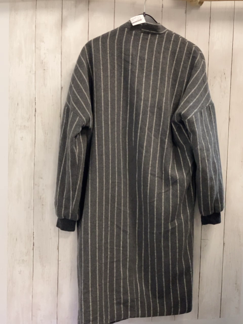 Noisy May Mantel Gr. M grau hellgraue Streifen