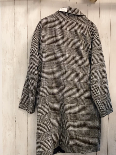 Pull & Bear Mantel Gr. M schwarz weiß 