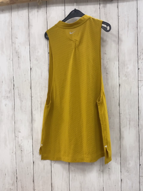 Nike  Sportshirt S  mais zum Teil mit Lochmuster 