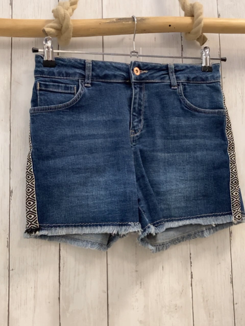 Fitz  Shorts  Gr. 152  blau Jeans schwarzes Seitenband mit weißen Zackenstreifen Fransensaum 