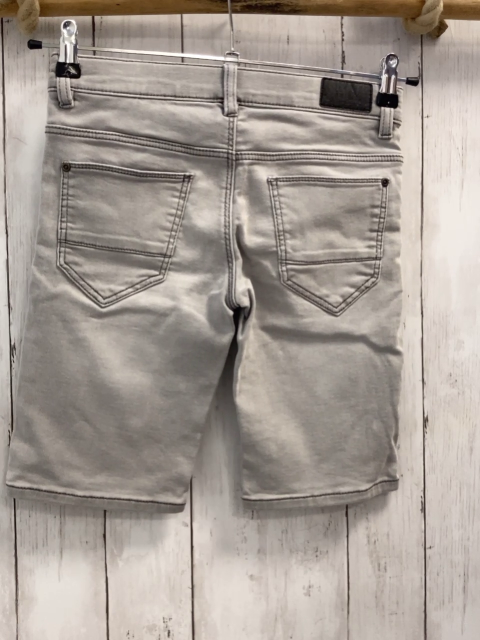  Shorts Gr. 140  grau Jeans Bund verstellbar