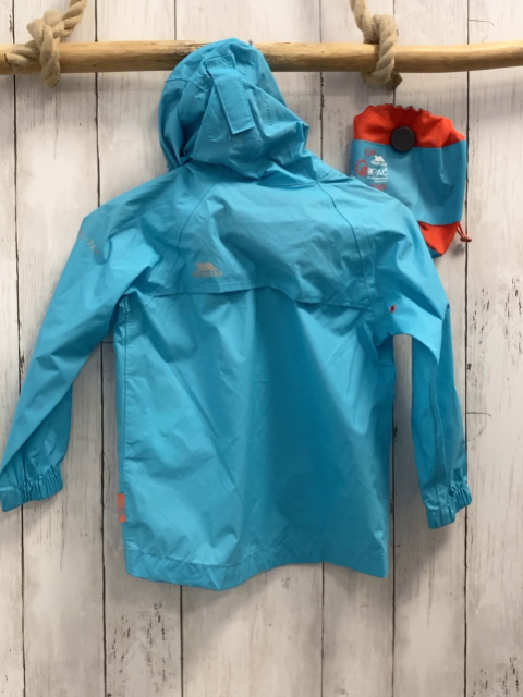 2tlg neu Trespass Regenjacke + Beutel Gr. 98  hellblau rote Reißverschlüsse