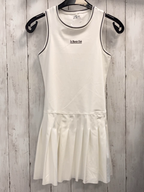 Zara  Tenniskleid Gr. 152  weiß schwarze Nähte 