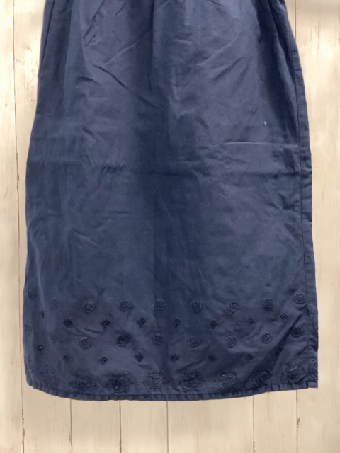 Cyrillus  Kleid  Gr. 140  blau Lochstickerei Rüschen 