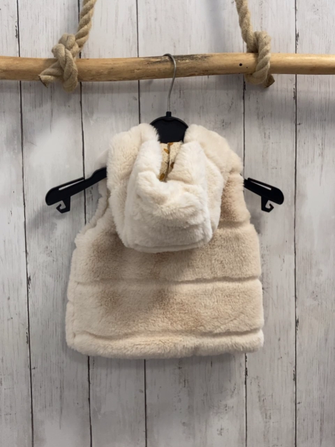 Zara  Weste  Gr. 74  beige Fell Kapuze 