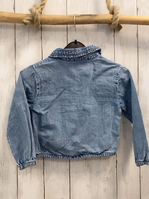 zara Jeansjacke Gr. 110  blau gestickte Blumen