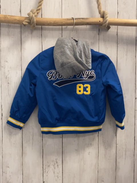   Jacke Gr. 98  marineblau Schrift graue Kapuze blau gelb weißer Streifenbund 
