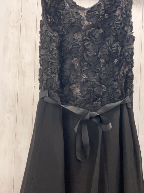 F&F Kleid Gr. 38  schwarz Pailettenoberteil fließender Rock