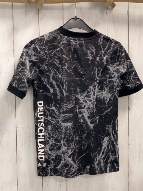 Adidas  Sportshrt  Gr. 140  schwarz graer Druck Deutschland 