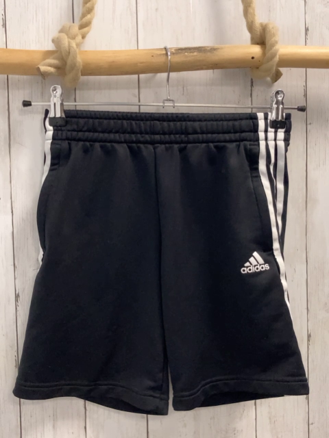 Adidas  Sportshorts  Gr. 152  schwarz weiße Seitenstreifen 