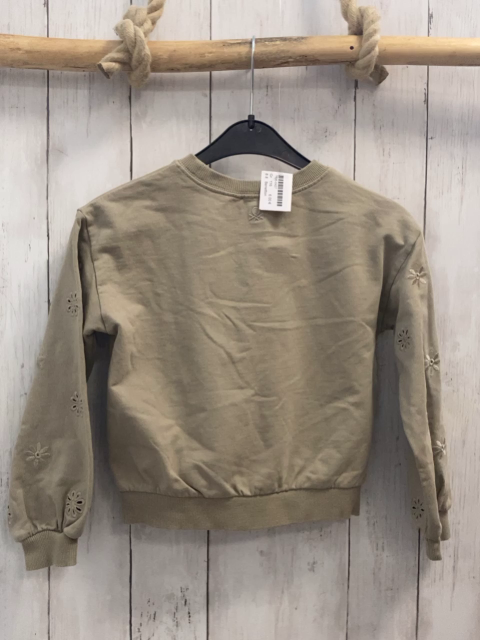 Benetton  Pullover  Gr. 116  sand Blumenstickerei 