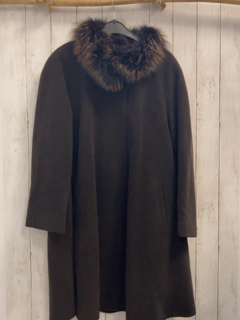 Bauer  Mantel  Gr. 40  braun 50 % Schurwolle 50 % Angora abtrennbarer Fellkragen 
