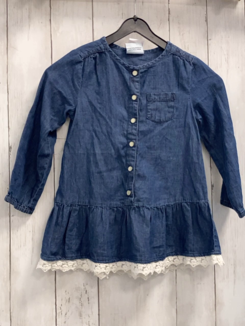   Kleid  Gr. 104  blau Jeans weißer Spitzernsaum