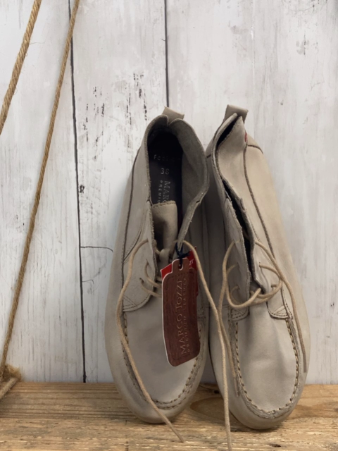 neu  Boots  Gr. 38  hellgrau 