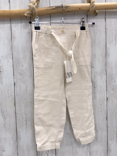 neu Zara  Hose  Gr. 104  champagne mit Gürtelband NP 17,95 € 