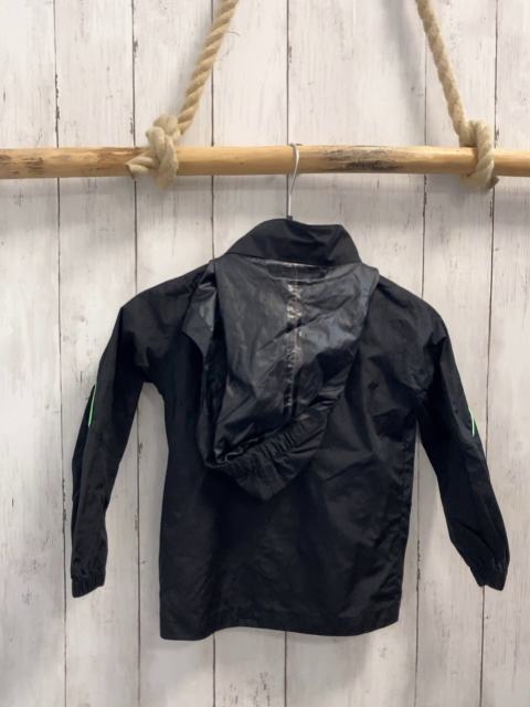 Uhlsport  Regenjacke  Gr. 104  schwarz grüner Bund 