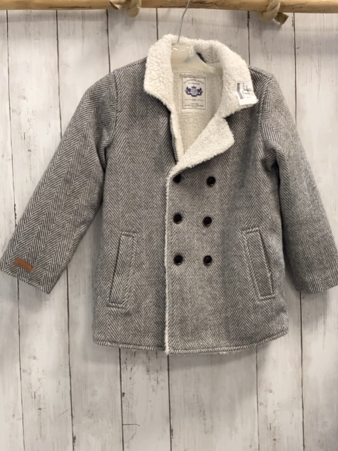 Reserved  Jacke  Gr. 116  grau weiße schräge Streifen weißes Plüschfutter  