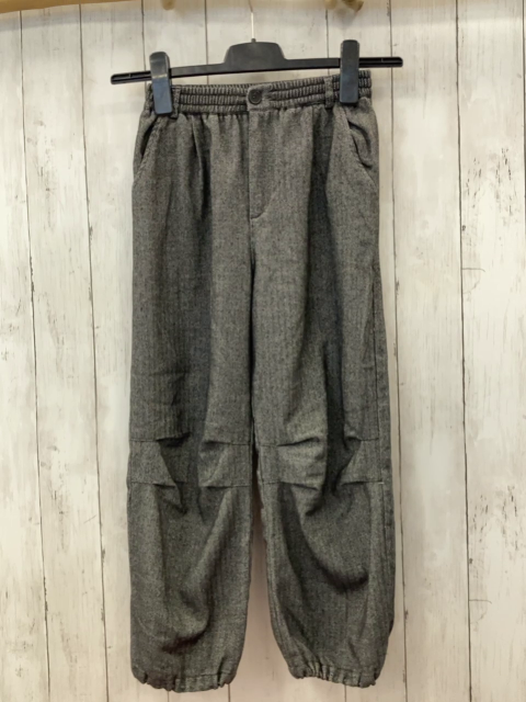 zara Hose Gr. 152  grau schwarz Zackenmuster 