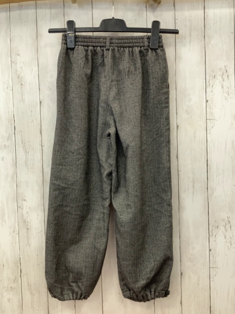 zara Hose Gr. 152  grau schwarz Zackenmuster 