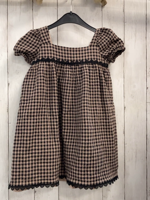 Jipie  Kleid  Gr. 104  beige schwarz kariert Strutur schwarze Borte 