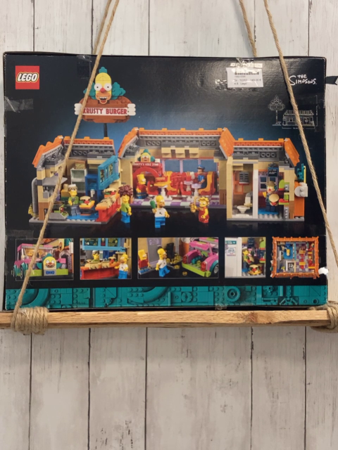 Lego  10352  The Simpsons Krusty Burger 1635 Teile Tüten 1-4 sind aufgebaut, grüner Becher fehlt, stattdessen roter Becher, Tüten 5-12 sind noch verschlossen