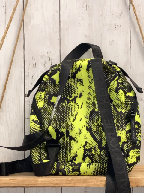Kendall & Kylie  Rucksack schwarz gelber Druck 