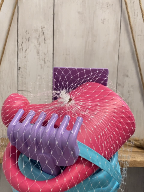 neu  Plastikspielzeug  Sandspielzeug Eimer + Zubehör Gabbys Dollhouse 