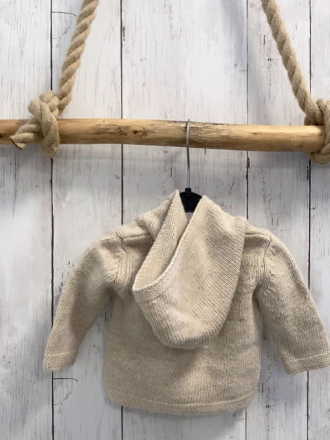 Benetton  Strickjacke  Gr. 62  beige Kapuze Bär 