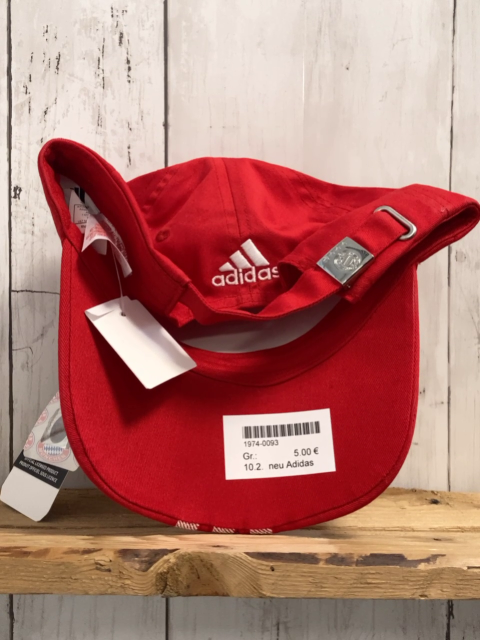 neu Adidas  Kappe  rot Bayern München