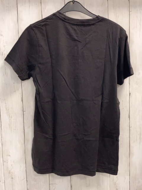 Diesel  T-Shirt  Gr. 152  schwarz graues Rechteck mit weiß schwrazer Schrift 