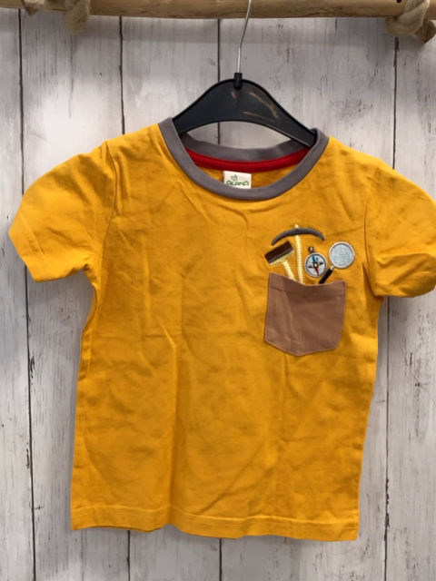 Alana  T-Shirt  Gr. 92  mais Brusttasche mit Geräten grauer Bund 
