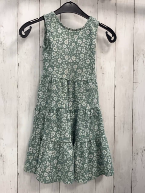   Kleid  Gr. 116  grün weiße Blumen Struktur 